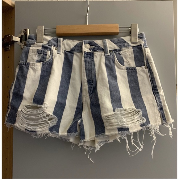 TOPSHOP Striped Mom Denim shorts - Picture 2 of 3